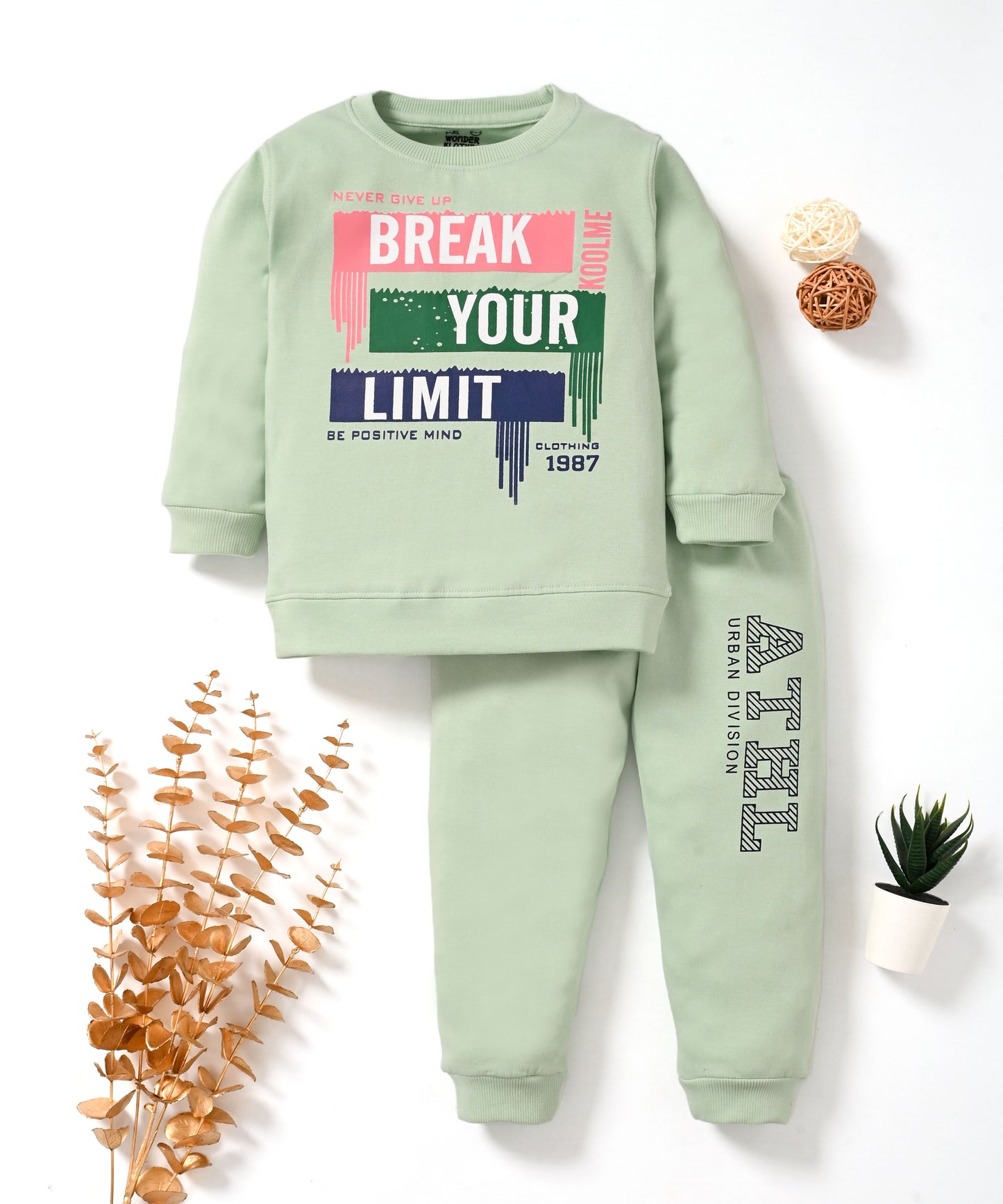 Break Your Limit Full Sleeves Fleece Sweatshirt and Joggers Set | Green