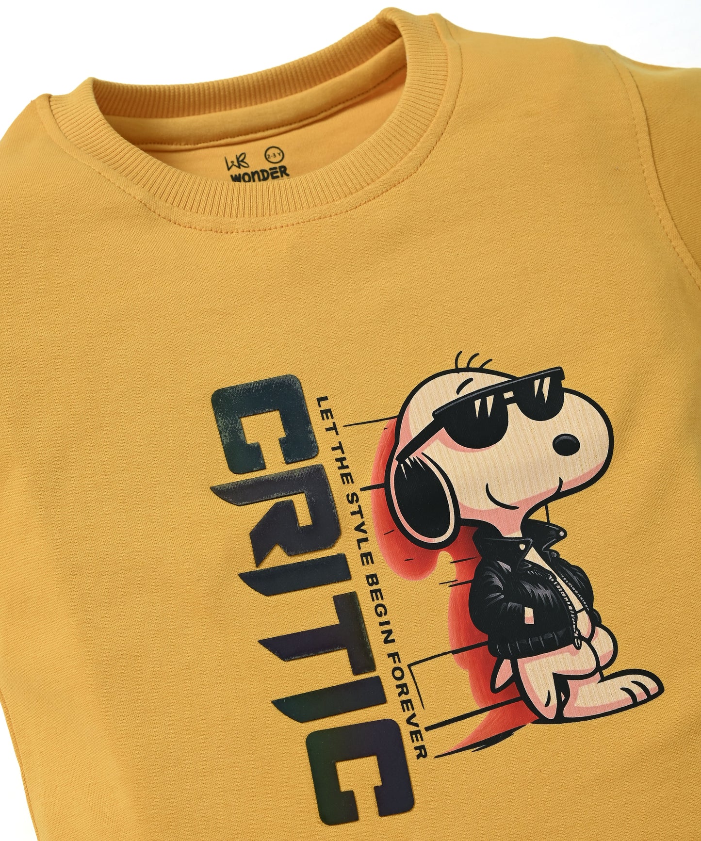 Critic Snoopy Full Sleeves Sweatshirt and Joggers Set | Yellow